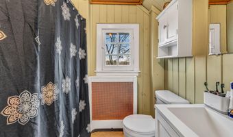 152 Lake St, Auburn, ME 04210