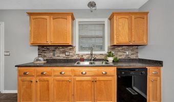 222 Mary Jo Isom Ln, Arab, AL 35016