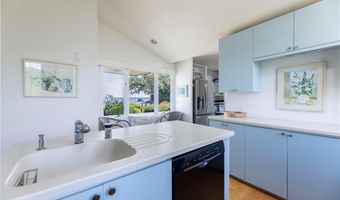 36 Newport St, Jamestown, RI 02835