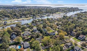 94 Carman Pl, Amityville, NY 11701