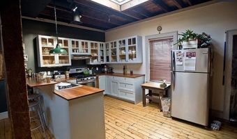 30 Bradford St, Bristol, RI 02809