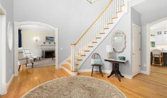 4 Brookfield Ct, East Greenwich, RI 02818