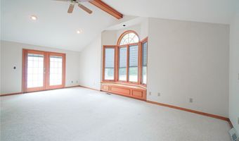100 W Maplemere Rd, Amherst, NY 14221