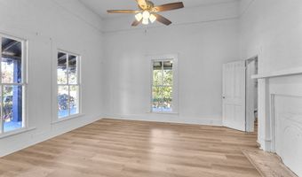 411 S Hutchinson Ave, Adel, GA 31620