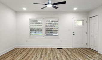 1620 Vogel Ct, Charlotte, NC 28206