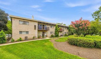 4961 AMERICANA Dr 208, Annandale, VA 22003