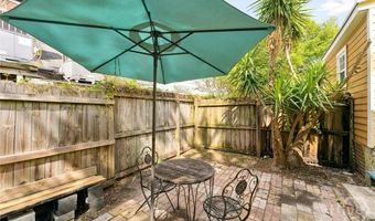 530 E Gordon Ln, Savannah, GA 31401