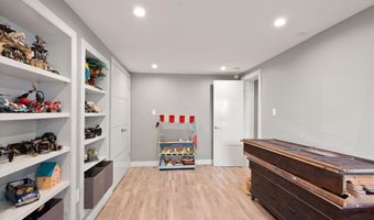 3100 N MONROE St, Arlington, VA 22207