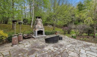 5 Millstone Ter, Bedford, NH 03110