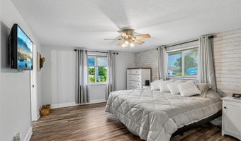 801 FLAMINGO Dr, Apollo Beach, FL 33572