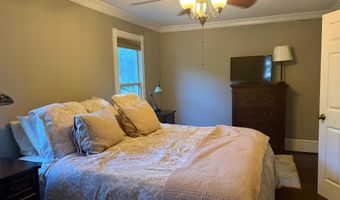 915 C St SE, Washington, DC 20003