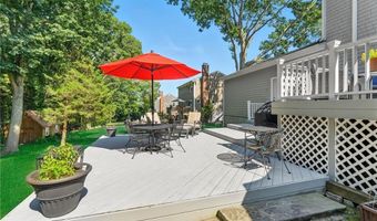 3 Sandy Ln, Bristol, RI 02809