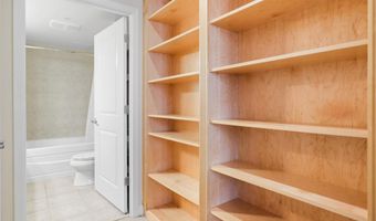 820 N POLLARD St 511, Arlington, VA 22203