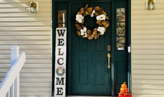687 N Deer Lake Dr, Bloomfield, IN 47424