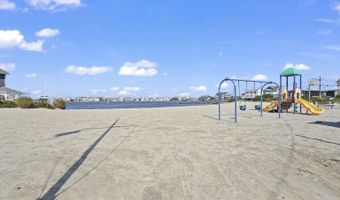 8 Jibsail Dr, Bayville, NJ 08721