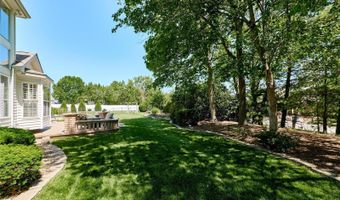 15571 Meadowbrook Circle Ln, Chesterfield, MO 63017