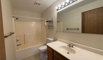 3209 College Ave, Alton, IL 62002
