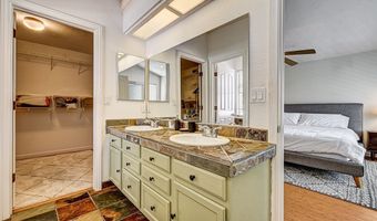 33 Reyburn Dr, Henderson, NV 89074