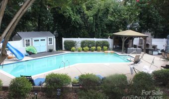 1322 E Barden Rd, Charlotte, NC 28226