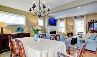 7 Dean Ave, Newport, RI 02840