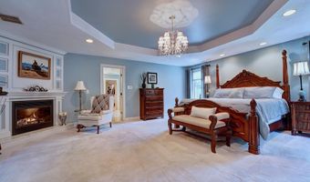 8 Meeting Rock Dr, Atkinson, NH 03811