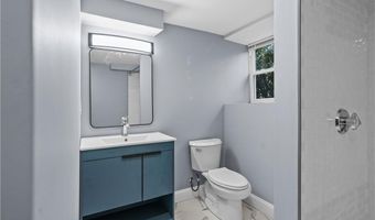 20 Summer St, Newport, RI 02840