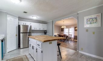 25836 MANHATTAN Ln, Astor, FL 32102