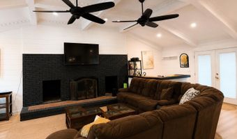 530 Palmer Ave, Belford, NJ 07718