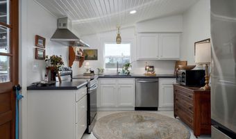404 N Mcqueary Ave, Ash Grove, MO 65604