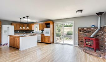 22 JH Dwyer Dr, Middletown, RI 02842