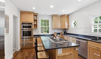 2316 N STAFFORD St, Arlington, VA 22207