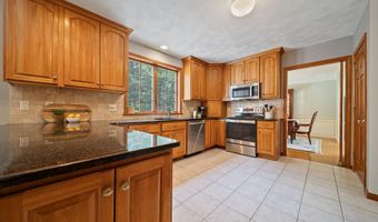 6 Carriage Chase Ln, Atkinson, NH 03811