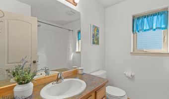 87 Clinton Ln, Belgrade, MT 59714