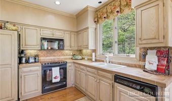 659 Clubhouse Dr E1, Banner Elk, NC 28604