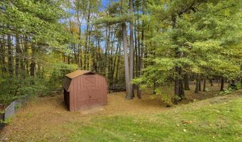 111 Cottonwood Ln, Agawam, MA 01001