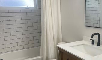 1309 E Elm St, Algona, IA 50511