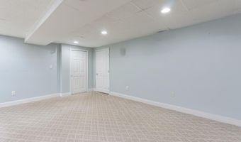 12 Summit Ter, Falmouth, ME 04105