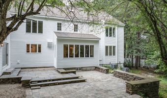 68 Perry Rd, Bedford, NH 03110