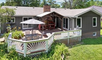 806 Hollyridge Dr, Ballwin, MO 63011
