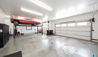 1604 W River Bend St, Brandon, SD 57005