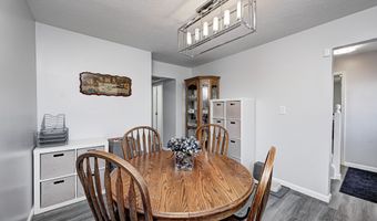 555 Hyannis Dr, Avon, IN 46123