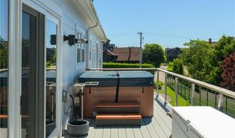 592 Tuckerman Ave, Middletown, RI 02842