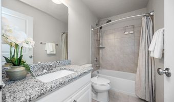 2794 Ashcombe Dr, Ann Arbor, MI 48105