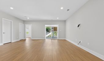 881 N MANCHESTER St, Arlington, VA 22205