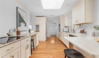 104 Kay Blvd, Newport, RI 02840