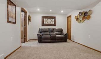 1211 N State St, Aberdeen, SD 57401