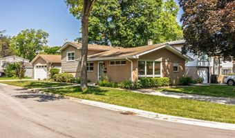 106 W Cedar St, Arlington Heights, IL 60005