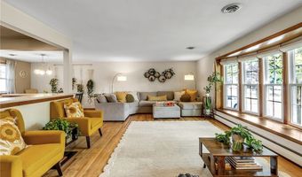 60 Fairways Blvd, Amherst, NY 14221