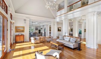 10 Ocean Lawn Ln, Newport, RI 02840