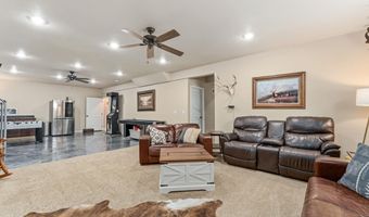 5236 SHADOW ROCK Dr, Cheyenne, WY 82009
